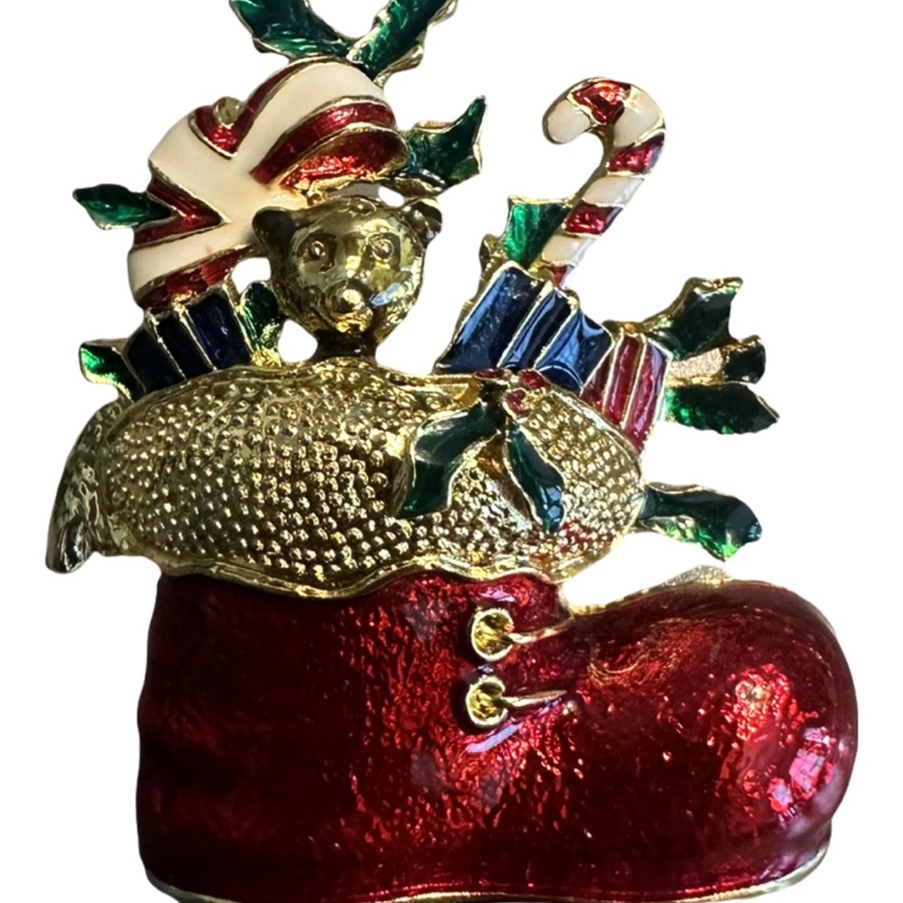 Christmas broach